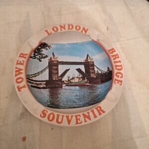 Vintage London Bridge Tower Souvenir Metal Ashtray, Made In Hong Kong